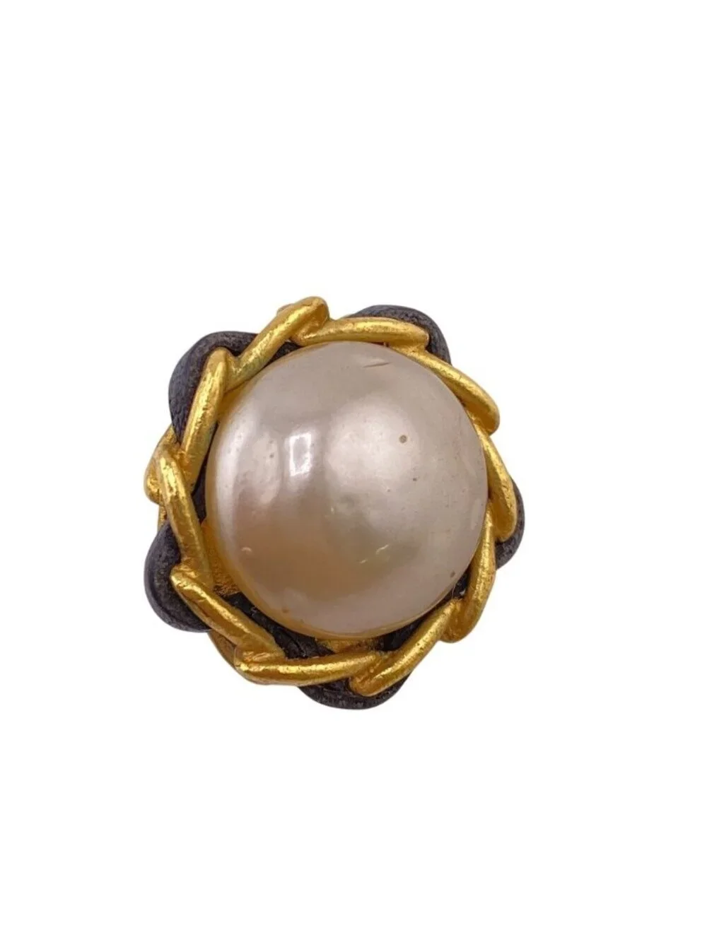 Chanel Pearl Earrings Gold